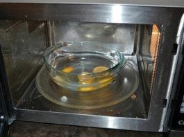 Как помыть микроволновую печь с помощью апельсиновых корок