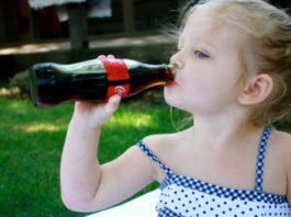 Вредна ли детям Кока-кола? Ответ доктора Комаровского вас очень удивит!